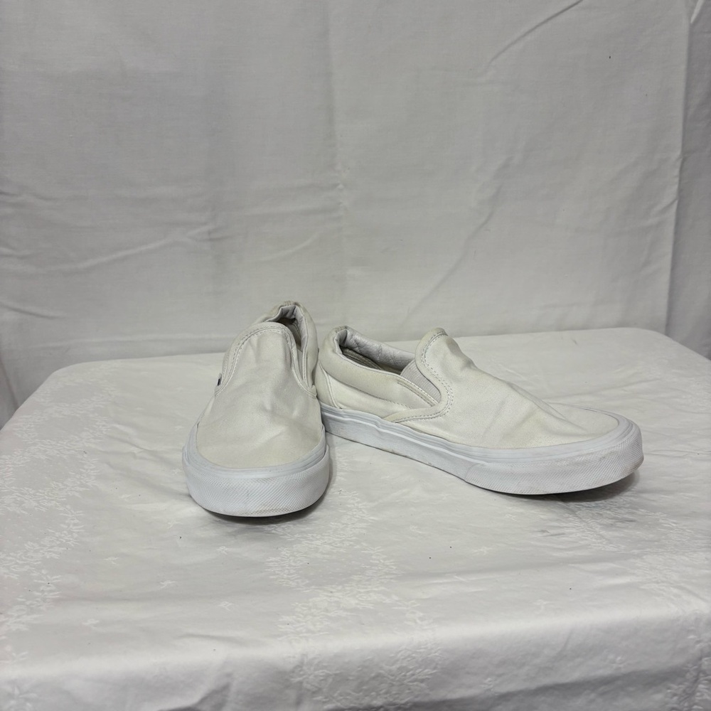 Vans White Slip-On Loafers unisex.